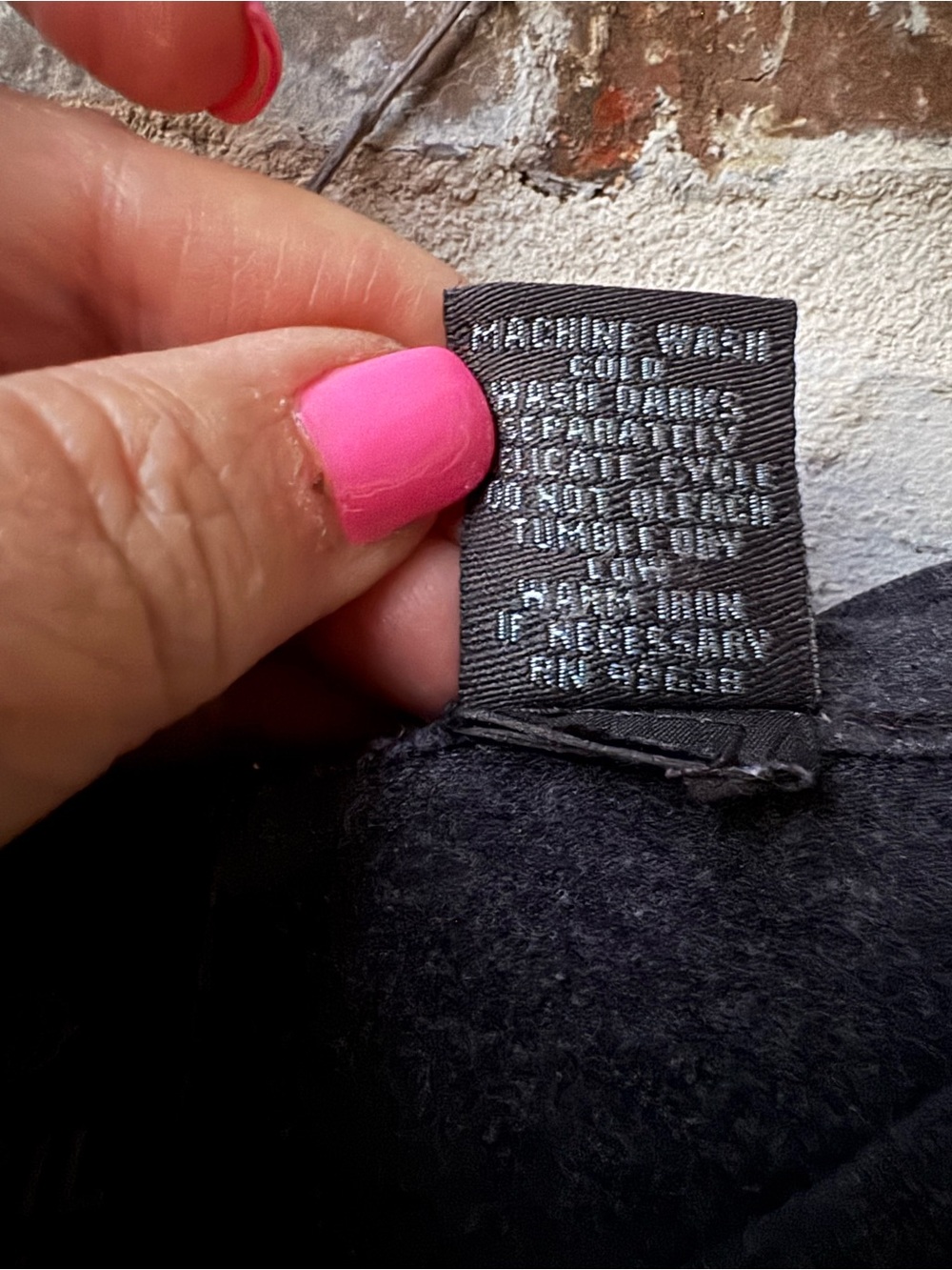 🏷️ 𝐹𝑜𝑠𝑠𝑖𝑙 𝑀𝑒𝑛’𝑠 𝐶ℎ𝑎𝑟𝑐𝑜𝑎𝑙 𝐺𝑟𝑒𝑦 𝐶𝑟𝑒𝑤𝑛𝑒𝑐𝑘 𝑇𝑒𝑒 Size Medium - Picture 4 of 8